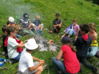 Pains serpents grillés au feu de bois