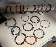 Atelier bracelets en pierres précieuses